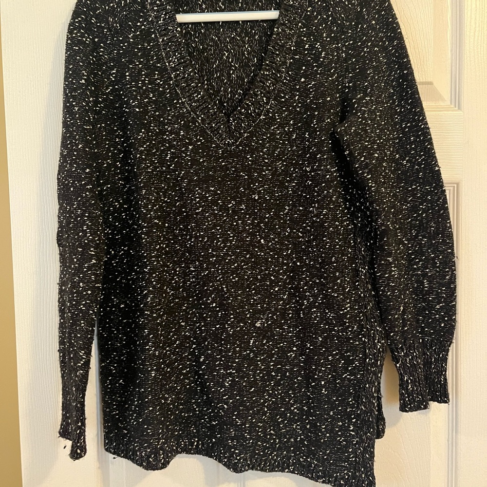 Women’s cotton wool nylon sweater.